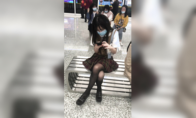 稀缺學姐專場 專業抄底靚麗制服學姐珍藏版 貼著美女屁股抄 有燈光加持畫質特好 超清4K原版 (38)