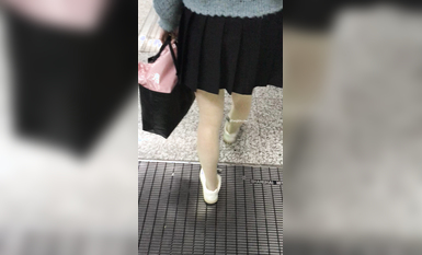 稀缺學姐專場 專業抄底靚麗制服學姐珍藏版 貼著美女屁股抄 有燈光加持畫質特好 超清4K原版 (16)