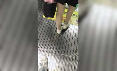 稀缺學姐專場 專業抄底靚麗制服學姐珍藏版 貼著美女屁股抄 有燈光加持畫質特好 超清4K原版 (16)