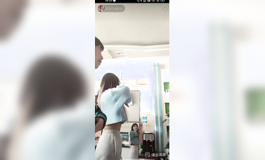 最新《瘋狂抖音》外篇之『三亞美女2』極品三亞外圍美女大秀身材 作死大尺度 摳B揉乳擠奶 (41)