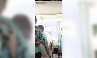 最新《瘋狂抖音》外篇之『三亞美女2』極品三亞外圍美女大秀身材 作死大尺度 摳B揉乳擠奶 (41)