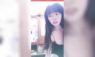 最新《瘋狂抖音》外篇之《抖音擦邊4》顏值主播各顯神通 閃現走光 刷邊瘋狂作死 扣逼漏奶 (279)