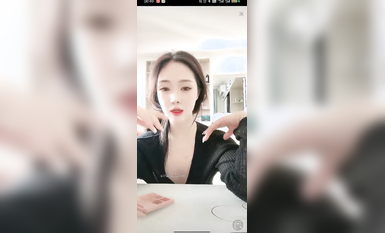 最新《瘋狂抖音》外篇之《抖音擦邊4》顏值主播各顯神通 閃現走光 刷邊瘋狂作死 扣逼漏奶 (124)