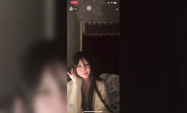 最新《瘋狂抖音》外篇之『三亞美女2』極品三亞外圍美女大秀身材 作死大尺度 摳B揉乳擠奶 (33)