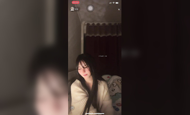 最新《瘋狂抖音》外篇之『三亞美女2』極品三亞外圍美女大秀身材 作死大尺度 摳B揉乳擠奶 (33)