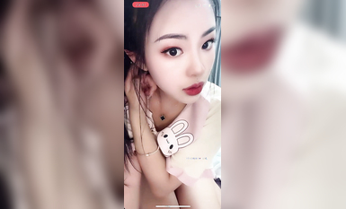 最新《瘋狂抖音》外篇之《抖音擦邊4》顏值主播各顯神通 閃現走光 刷邊瘋狂作死 扣逼漏奶 (307)