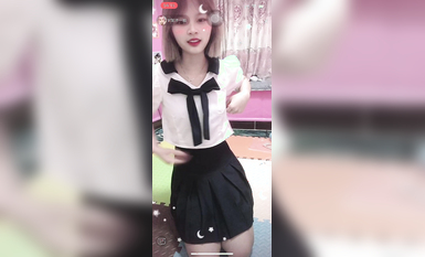 最新《瘋狂抖音》外篇之『三亞美女2』極品三亞外圍美女大秀身材 作死大尺度 摳B揉乳擠奶 (38)