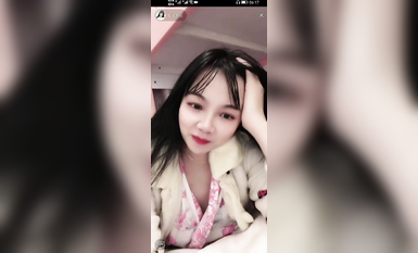 最新《瘋狂抖音》外篇之『三亞美女2』極品三亞外圍美女大秀身材 作死大尺度 摳B揉乳擠奶 (63)