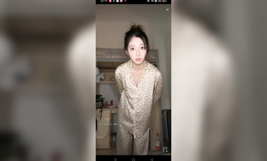 最新《瘋狂抖音》外篇之《抖音擦邊4》顏值主播各顯神通 閃現走光 刷邊瘋狂作死 扣逼漏奶 (253)