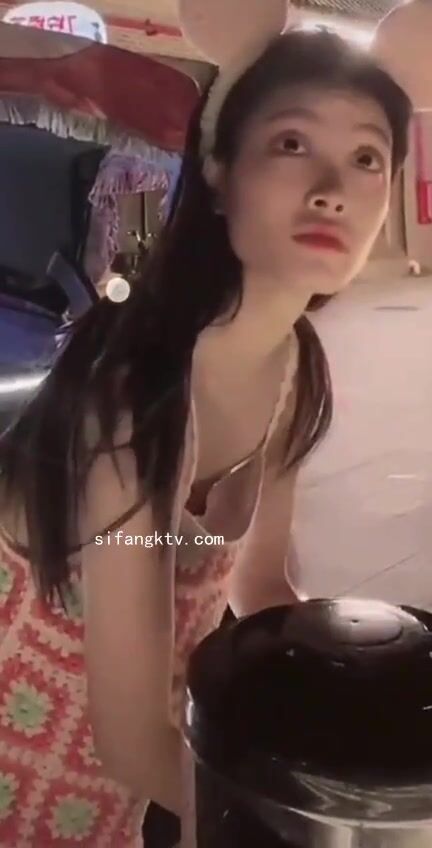 最新《瘋狂抖音》外篇之《抖音擦邊4》顏值主播各顯神通 閃現走光 刷邊瘋狂作死 扣逼漏奶 (278)