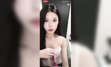 最新《瘋狂抖音》外篇之《抖音擦邊4》顏值主播各顯神通 閃現走光 刷邊瘋狂作死 扣逼漏奶 (130)