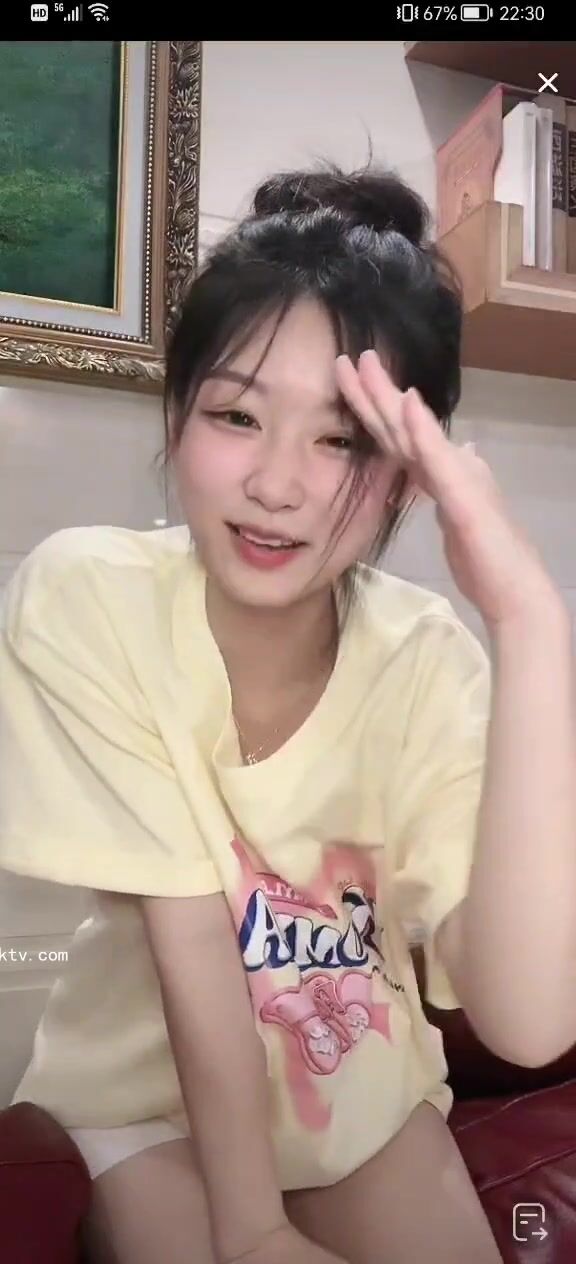 最新《瘋狂抖音》外篇之《抖音擦邊4》顏值主播各顯神通 閃現走光 刷邊瘋狂作死 扣逼漏奶 (282)