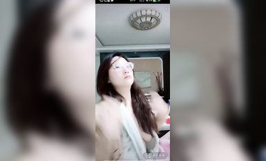 最新《瘋狂抖音》外篇之『三亞美女2』極品三亞外圍美女大秀身材 作死大尺度 摳B揉乳擠奶 (82)