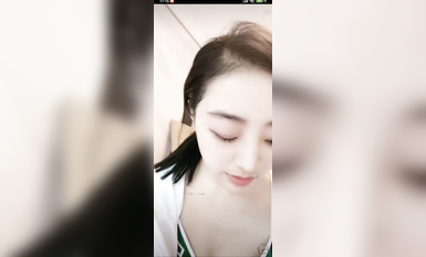 最新《瘋狂抖音》外篇之《抖音擦邊4》顏值主播各顯神通 閃現走光 刷邊瘋狂作死 扣逼漏奶 (235)