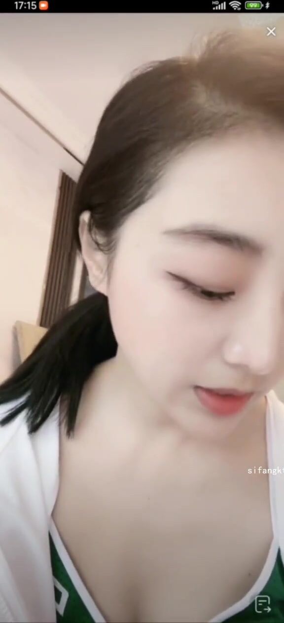 最新《瘋狂抖音》外篇之《抖音擦邊4》顏值主播各顯神通 閃現走光 刷邊瘋狂作死 扣逼漏奶 (235)