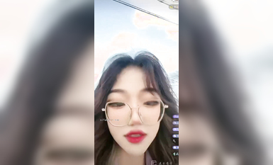 最新《瘋狂抖音》外篇之《抖音擦邊4》顏值主播各顯神通 閃現走光 刷邊瘋狂作死 扣逼漏奶 (25)