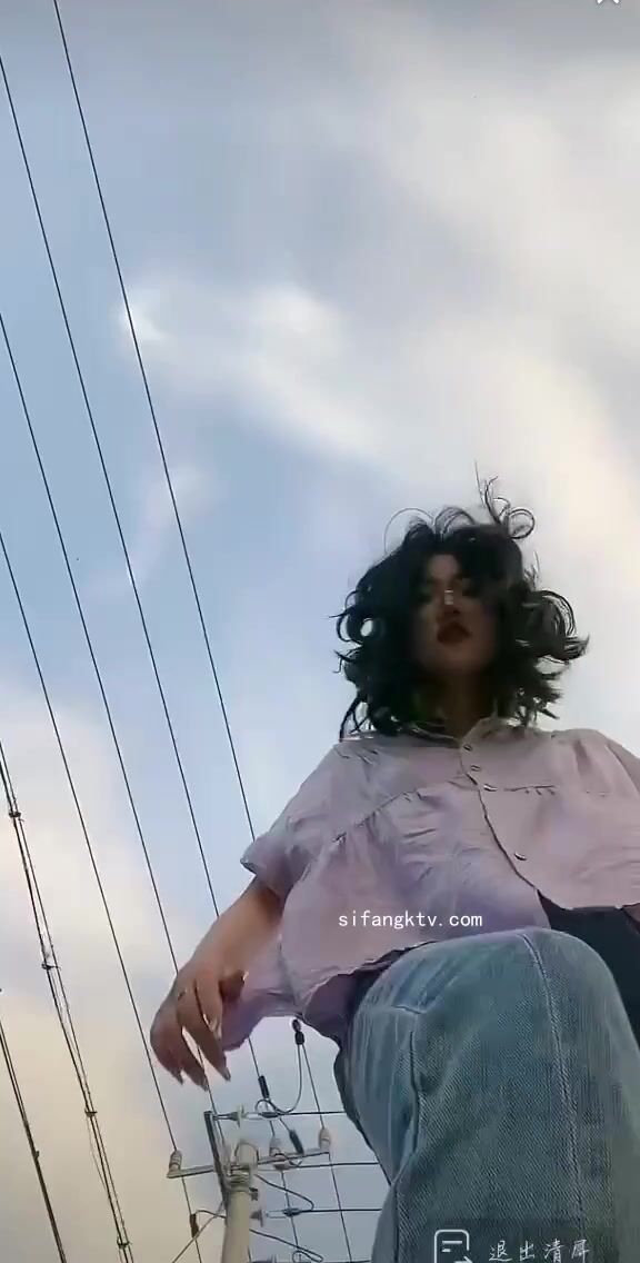 最新《瘋狂抖音》外篇之《抖音擦邊4》顏值主播各顯神通 閃現走光 刷邊瘋狂作死 扣逼漏奶 (25)