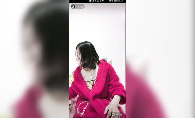 最新《瘋狂抖音》外篇之『三亞美女2』極品三亞外圍美女大秀身材 作死大尺度 摳B揉乳擠奶 (146)