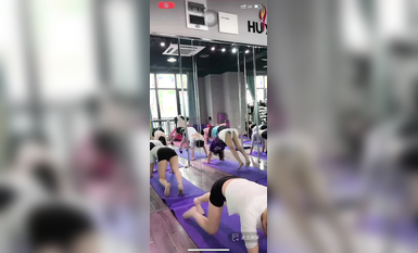 最新《瘋狂抖音》外篇之『三亞美女2』極品三亞外圍美女大秀身材 作死大尺度 摳B揉乳擠奶 (76)