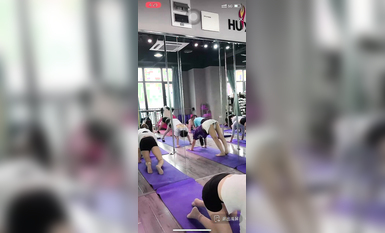 最新《瘋狂抖音》外篇之『三亞美女2』極品三亞外圍美女大秀身材 作死大尺度 摳B揉乳擠奶 (76)