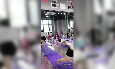 最新《瘋狂抖音》外篇之『三亞美女2』極品三亞外圍美女大秀身材 作死大尺度 摳B揉乳擠奶 (76)