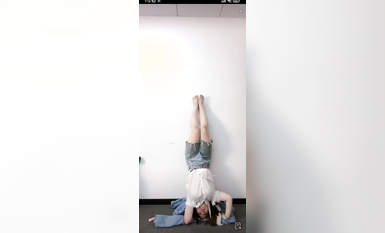 最新《瘋狂抖音》外篇之《抖音擦邊4》顏值主播各顯神通 閃現走光 刷邊瘋狂作死 扣逼漏奶 (140)