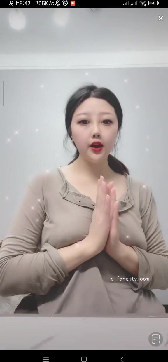 最新《瘋狂抖音》外篇之《抖音擦邊4》顏值主播各顯神通 閃現走光 刷邊瘋狂作死 扣逼漏奶 (154)