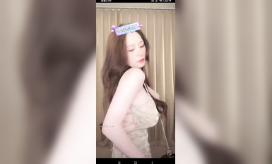 最新《瘋狂抖音》外篇之《抖音擦邊4》顏值主播各顯神通 閃現走光 刷邊瘋狂作死 扣逼漏奶 (227)