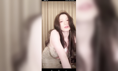 最新《瘋狂抖音》外篇之《抖音擦邊4》顏值主播各顯神通 閃現走光 刷邊瘋狂作死 扣逼漏奶 (227)