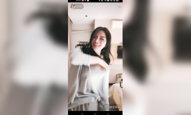 最新《瘋狂抖音》外篇之『三亞美女2』極品三亞外圍美女大秀身材 作死大尺度 摳B揉乳擠奶 (86)