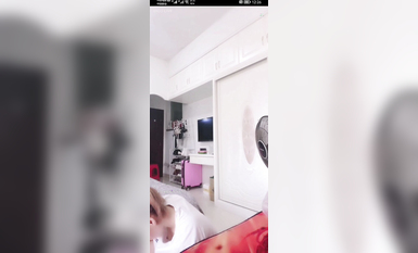 最新《瘋狂抖音》外篇之《抖音擦邊4》顏值主播各顯神通 閃現走光 刷邊瘋狂作死 扣逼漏奶 (125)