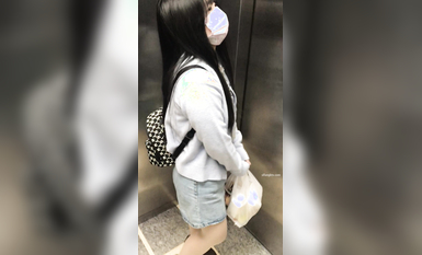 稀缺學姐專場 專業抄底靚麗制服學姐珍藏版 貼著美女屁股抄 有燈光加持畫質特好 超清4K原版 (34)