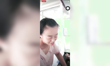 最新《瘋狂抖音》外篇之《抖音擦邊4》顏值主播各顯神通 閃現走光 刷邊瘋狂作死 扣逼漏奶 (64)