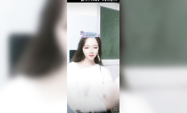 最新《瘋狂抖音》外篇之《抖音擦邊4》顏值主播各顯神通 閃現走光 刷邊瘋狂作死 扣逼漏奶 (220)