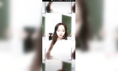 最新《瘋狂抖音》外篇之《抖音擦邊4》顏值主播各顯神通 閃現走光 刷邊瘋狂作死 扣逼漏奶 (220)