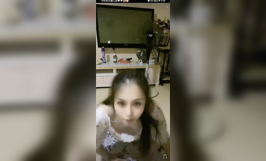 最新《瘋狂抖音》外篇之《抖音擦邊4》顏值主播各顯神通 閃現走光 刷邊瘋狂作死 扣逼漏奶 (92)