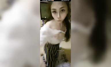 最新《瘋狂抖音》外篇之《抖音擦邊4》顏值主播各顯神通 閃現走光 刷邊瘋狂作死 扣逼漏奶 (92)