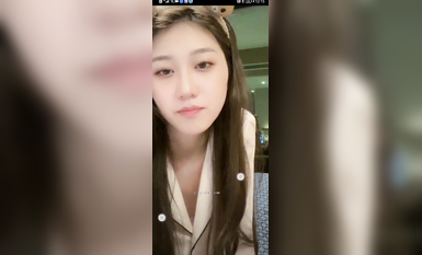 最新《瘋狂抖音》外篇之《抖音擦邊4》顏值主播各顯神通 閃現走光 刷邊瘋狂作死 扣逼漏奶 (7)