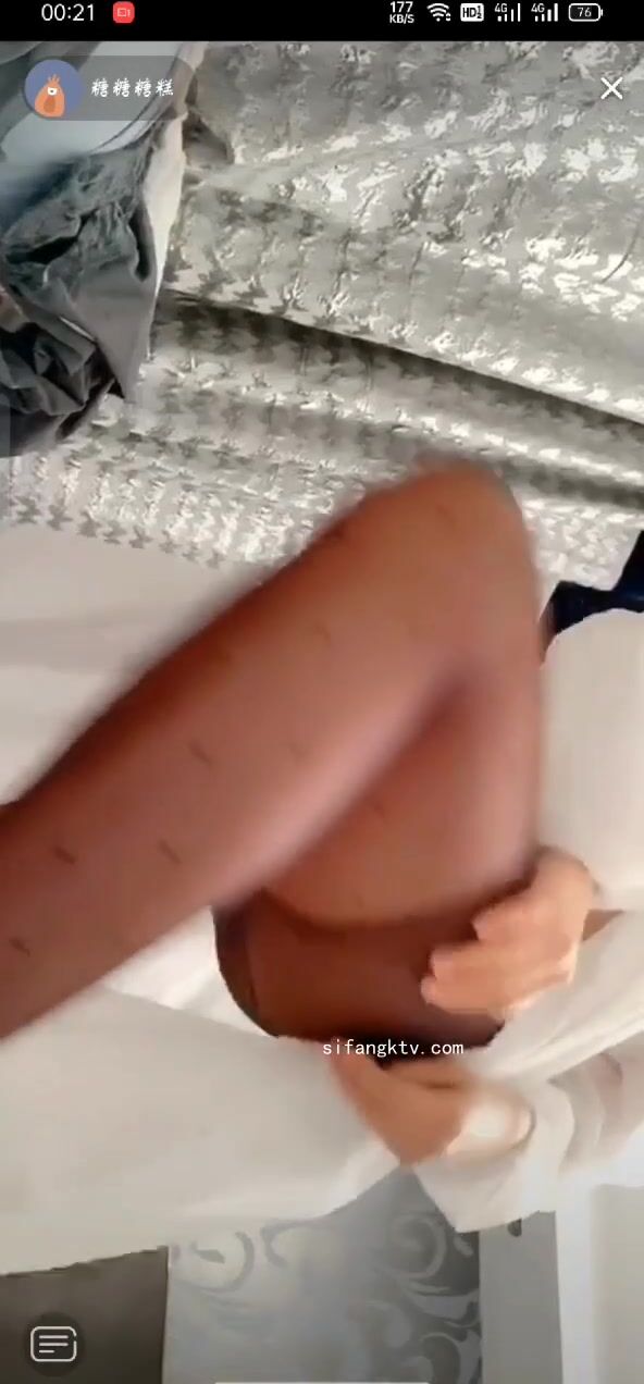 最新《瘋狂抖音》外篇之《抖音擦邊4》顏值主播各顯神通 閃現走光 刷邊瘋狂作死 扣逼漏奶 (26)