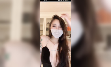 最新《瘋狂抖音》外篇之《抖音擦邊4》顏值主播各顯神通 閃現走光 刷邊瘋狂作死 扣逼漏奶 (138)