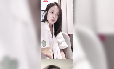 最新《瘋狂抖音》外篇之《抖音擦邊4》顏值主播各顯神通 閃現走光 刷邊瘋狂作死 扣逼漏奶 (119)