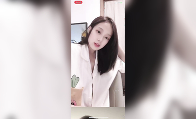 最新《瘋狂抖音》外篇之《抖音擦邊4》顏值主播各顯神通 閃現走光 刷邊瘋狂作死 扣逼漏奶 (119)