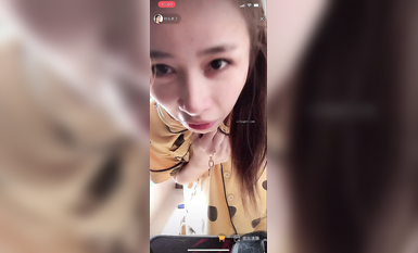 最新《瘋狂抖音》外篇之『三亞美女2』極品三亞外圍美女大秀身材 作死大尺度 摳B揉乳擠奶 (89)