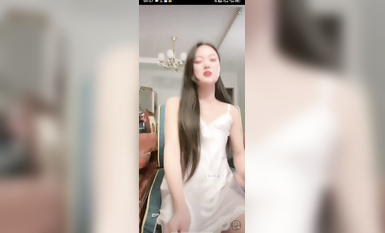 最新《瘋狂抖音》外篇之《抖音擦邊4》顏值主播各顯神通 閃現走光 刷邊瘋狂作死 扣逼漏奶 (93)