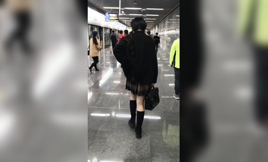 稀缺學姐專場 專業抄底靚麗制服學姐珍藏版 貼著美女屁股抄 有燈光加持畫質特好 超清4K原版 (22)