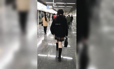 稀缺學姐專場 專業抄底靚麗制服學姐珍藏版 貼著美女屁股抄 有燈光加持畫質特好 超清4K原版 (22)