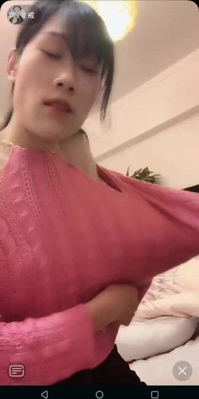 最新《瘋狂抖音》外篇之『三亞美女2』極品三亞外圍美女大秀身材 作死大尺度 摳B揉乳擠奶 (66)