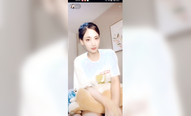 最新《瘋狂抖音》外篇之『三亞美女2』極品三亞外圍美女大秀身材 作死大尺度 摳B揉乳擠奶 (20)