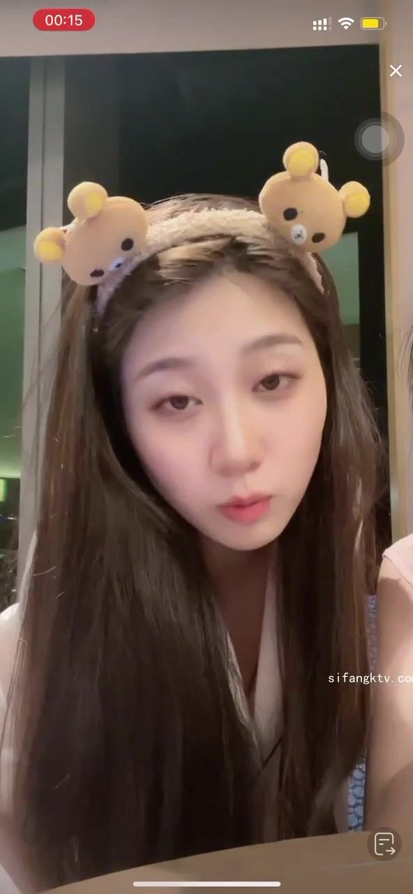 最新《瘋狂抖音》外篇之《抖音擦邊4》顏值主播各顯神通 閃現走光 刷邊瘋狂作死 扣逼漏奶 (13)