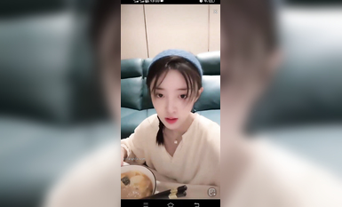 最新《瘋狂抖音》外篇之《抖音擦邊4》顏值主播各顯神通 閃現走光 刷邊瘋狂作死 扣逼漏奶 (262)